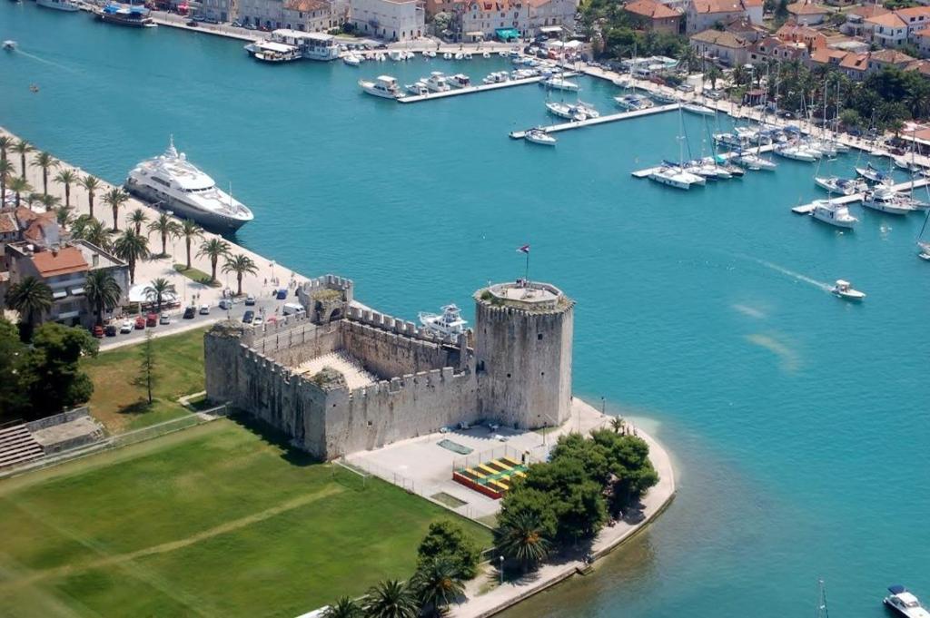 Apartments Fani Trogir Exterior photo